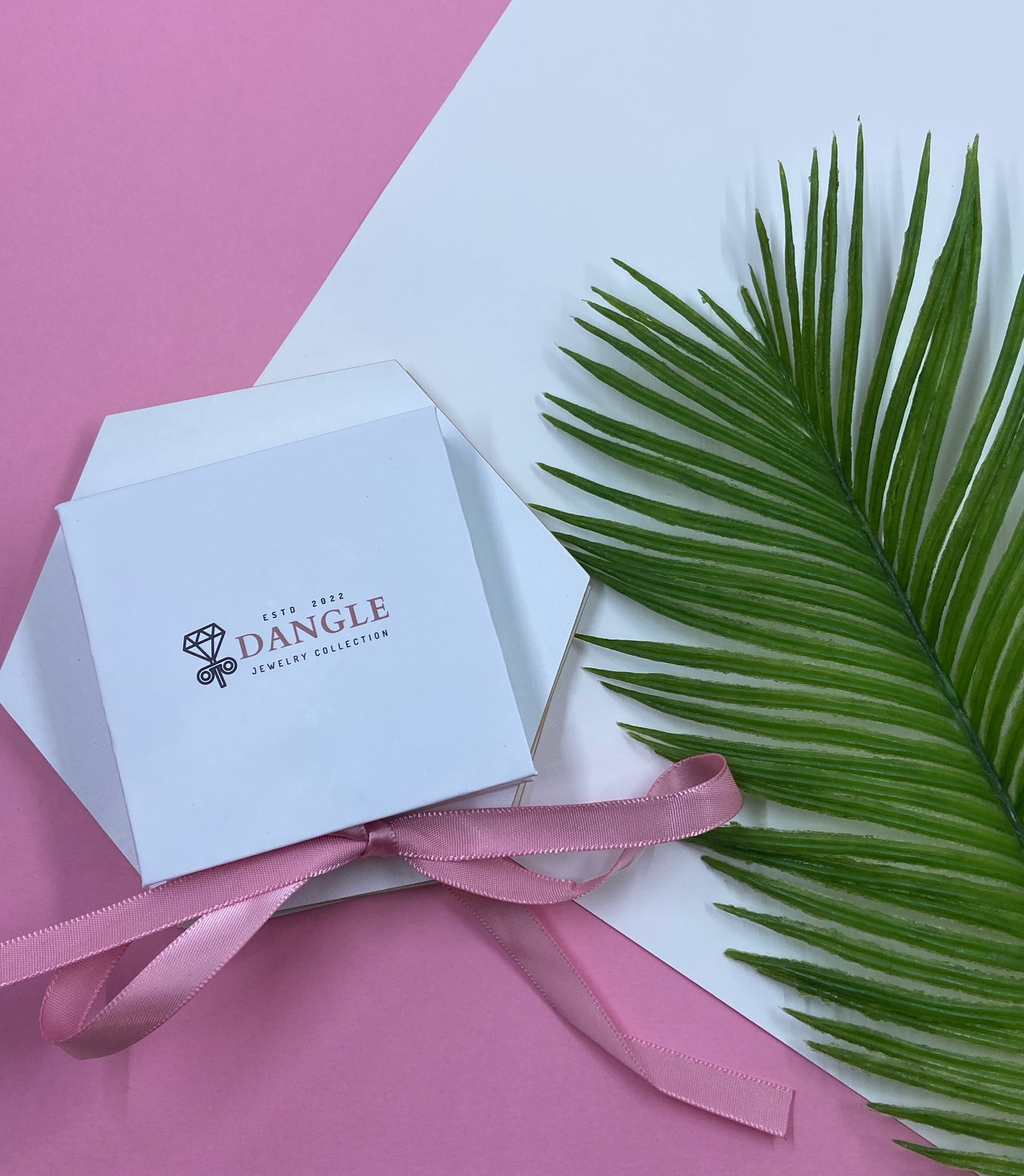 Dangle Jewelry Collection Gift Box