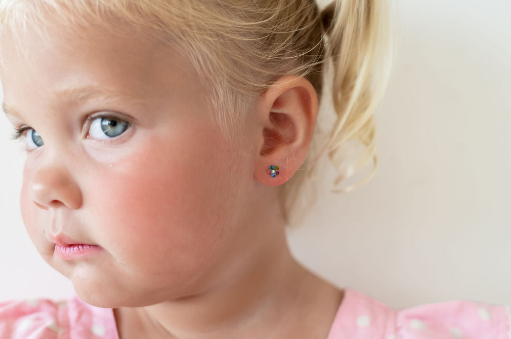Daisy Daydream flatback studs, model